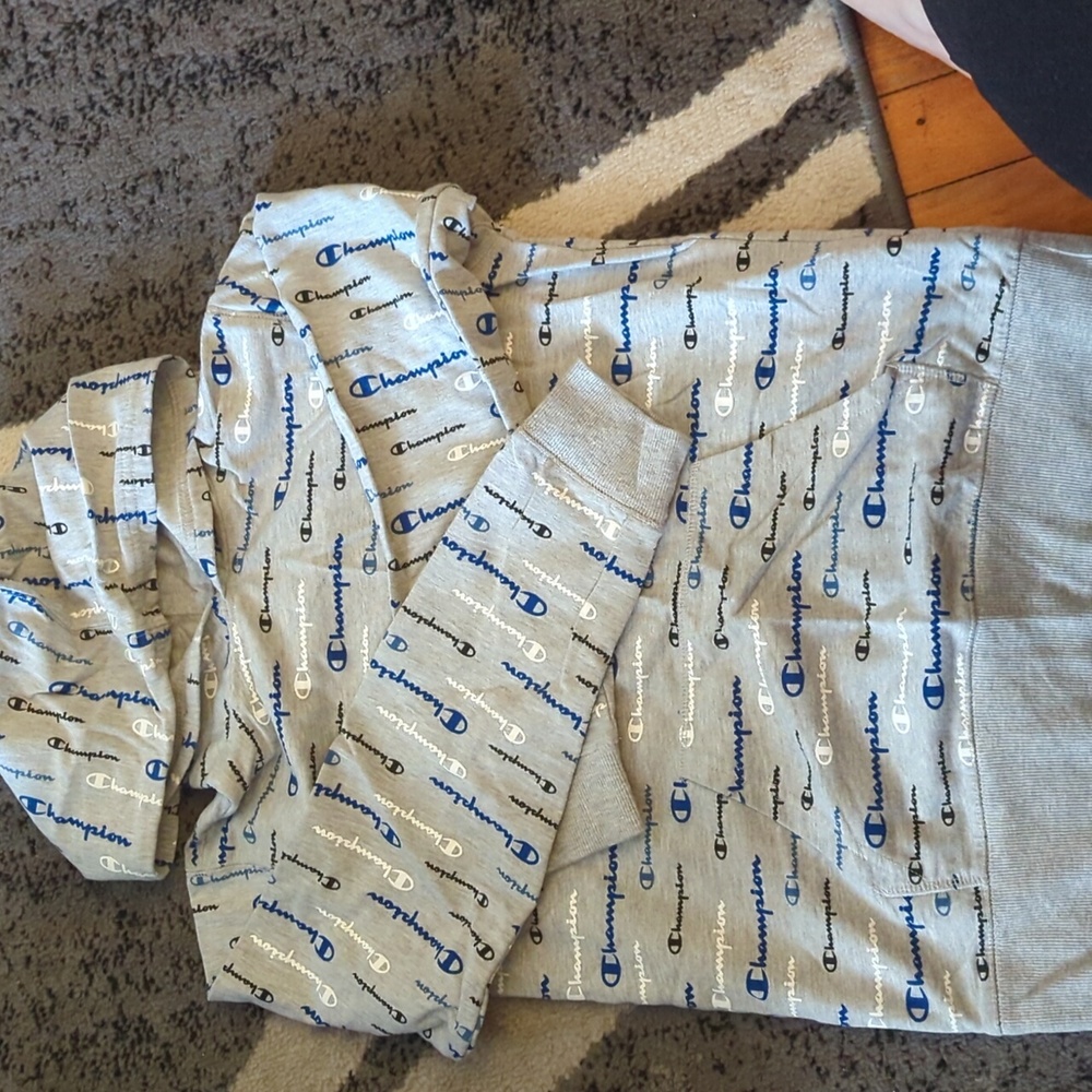 Boys Champion hoodie size L (14)